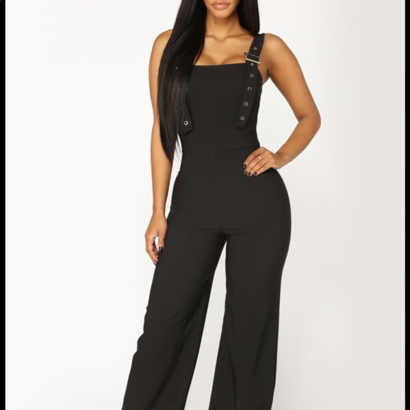 ISO Fashion Nova Jumpsuit size large. - Picture 1 of 1